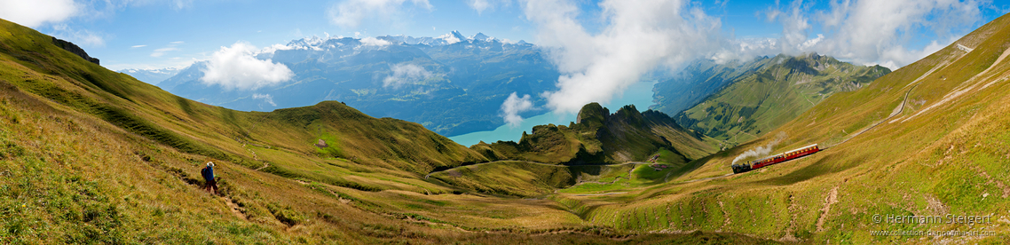 Die Dampfeisenbahn auf dem Weg zum Rothorn Die Dampfeisenbahn auf dem Weg zum Rothorn