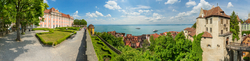 Blick auf Neues Schloss, die Burg und den Bodensee